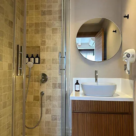 Edra House 알라카티